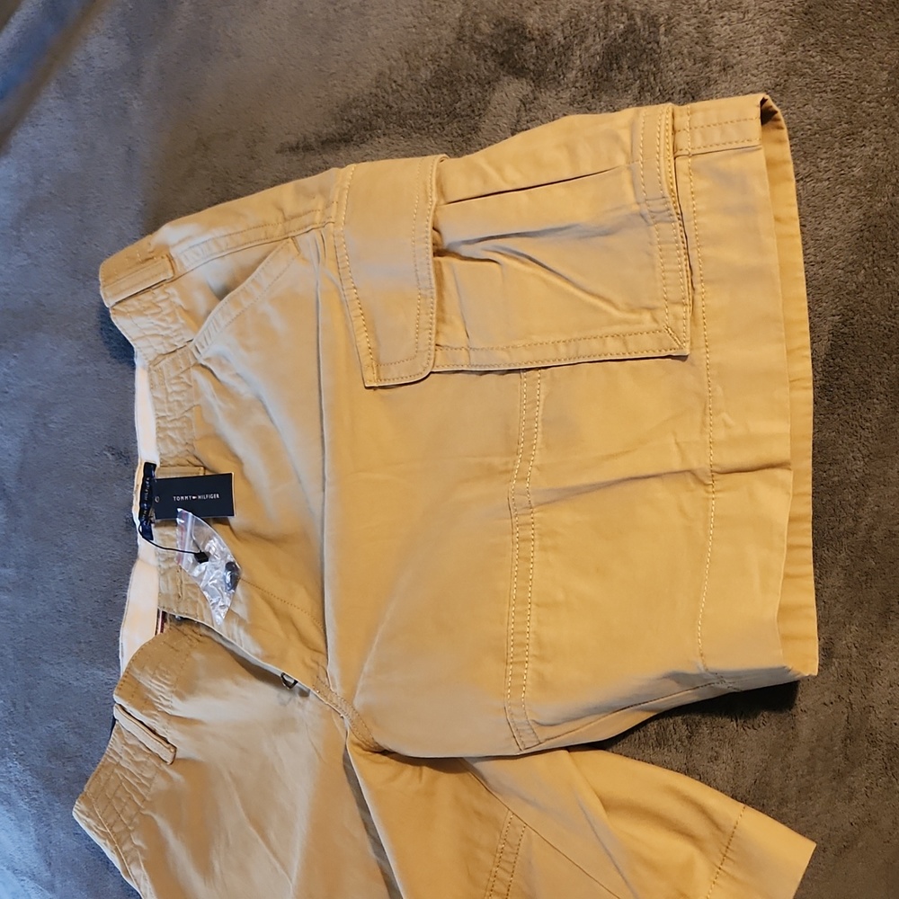 Tommy Hilfiger cargo shorts new